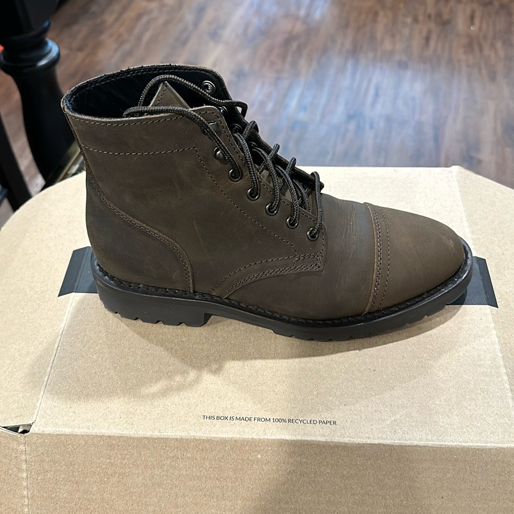 Men’s Thursday Boots Captain Size 7 Wide